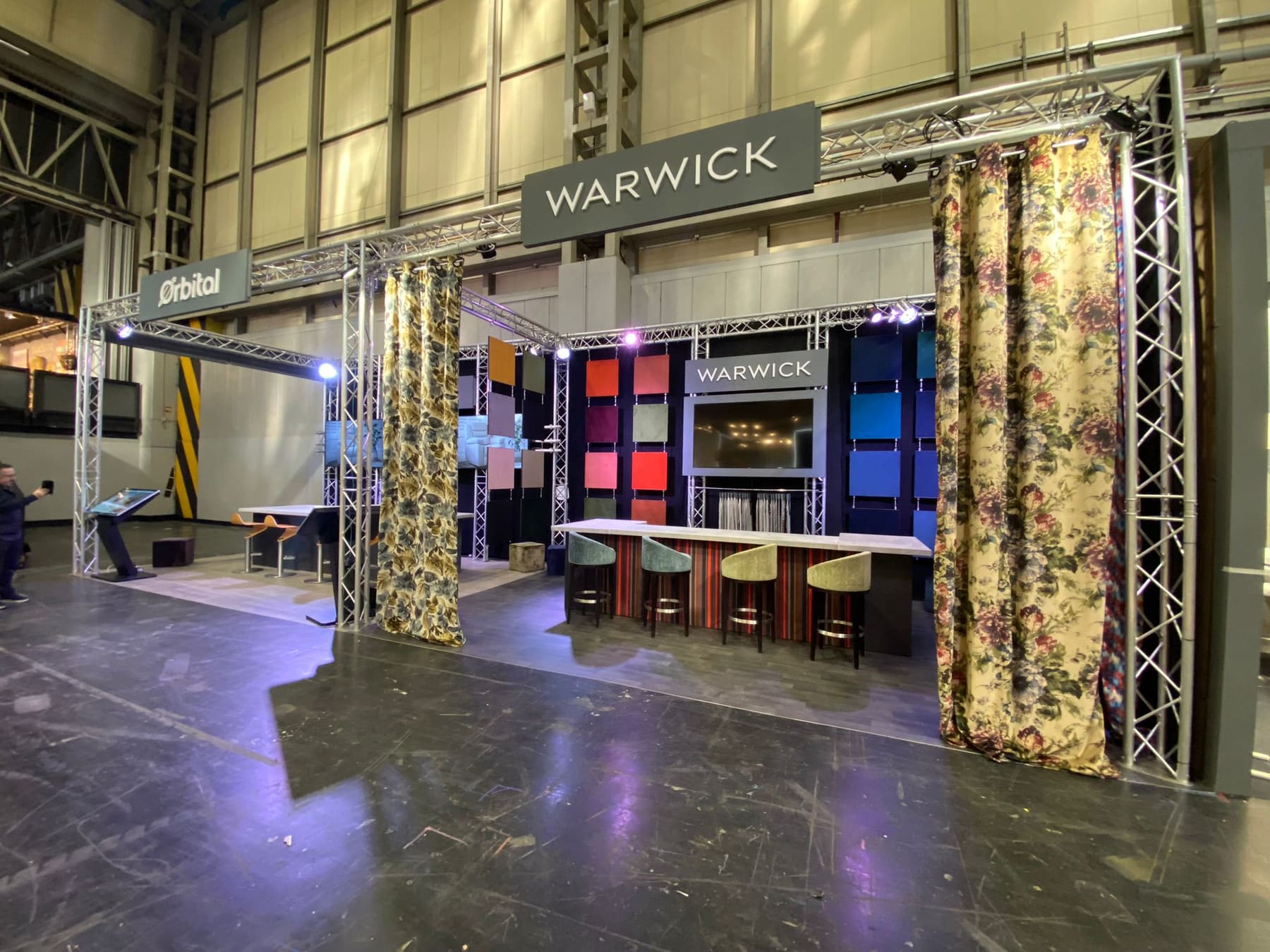 The full two-bay stand in the hall